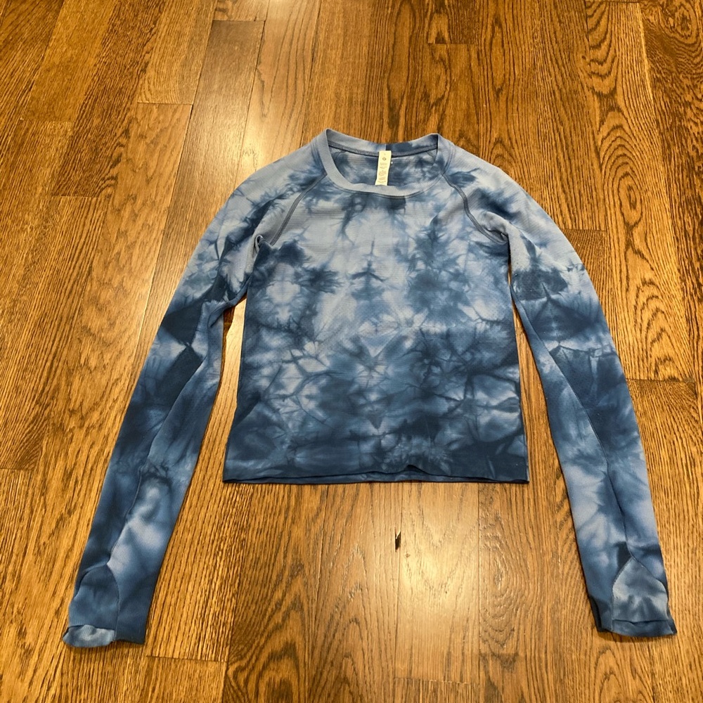Blue marble long sleeve lululemon swiftly